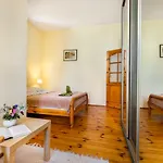 Hektor Apartment *