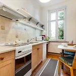 Hektor Apartment *